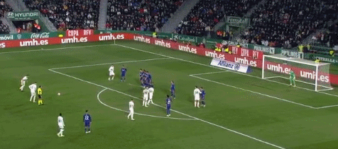 《捕手的“偷好球”艺术：如何通过接球框架影响判罚？》